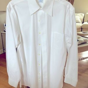 Slim fit, non iron button down.